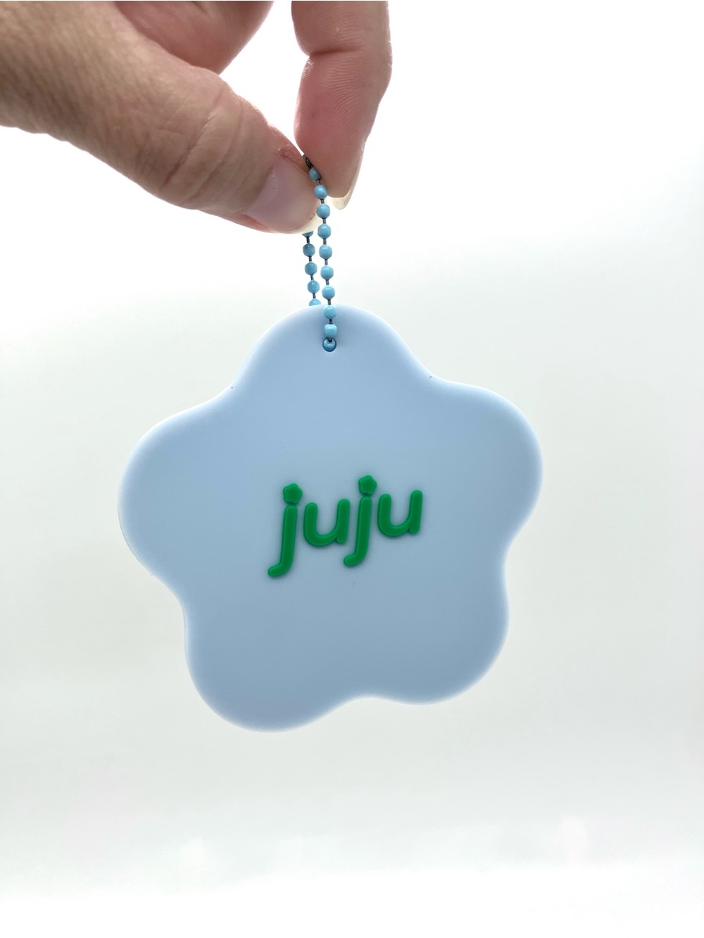 CJ Hendry JuJu Light Blue and Green Flower Silicone Keychain from Juju World New - Picture 2 of 6